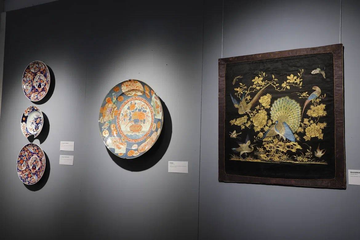 Зарема Бутаева посетила выставку «Искусство Востока» в Дагестанском музее изобразительных искусств им. П.С. Гамзатовой.